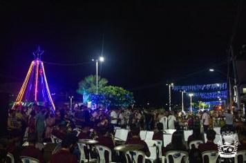 Prefeitura de Uauá inaugura iluminação do Natal na praça