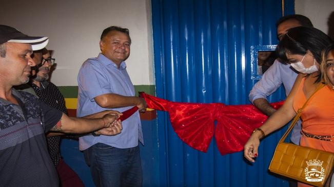 Prefeitura municipal de Uauá faz entrega de mais uma reforma total de escola